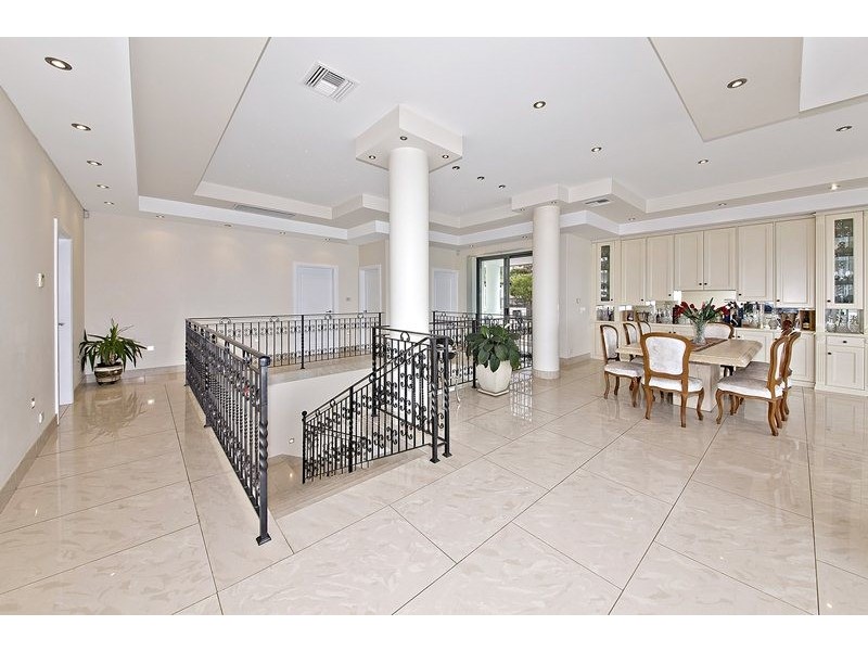 1 Tingara Lane, Cabarita NSW 2137