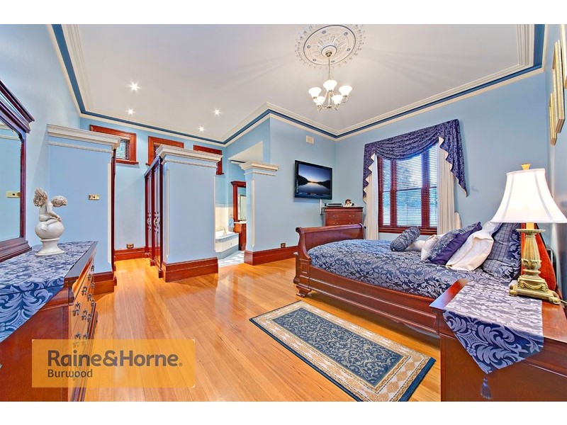 16 Eurella St, Burwood NSW 2134