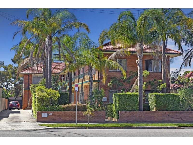 4/210 Burwood Road, Croydon Park NSW 2133