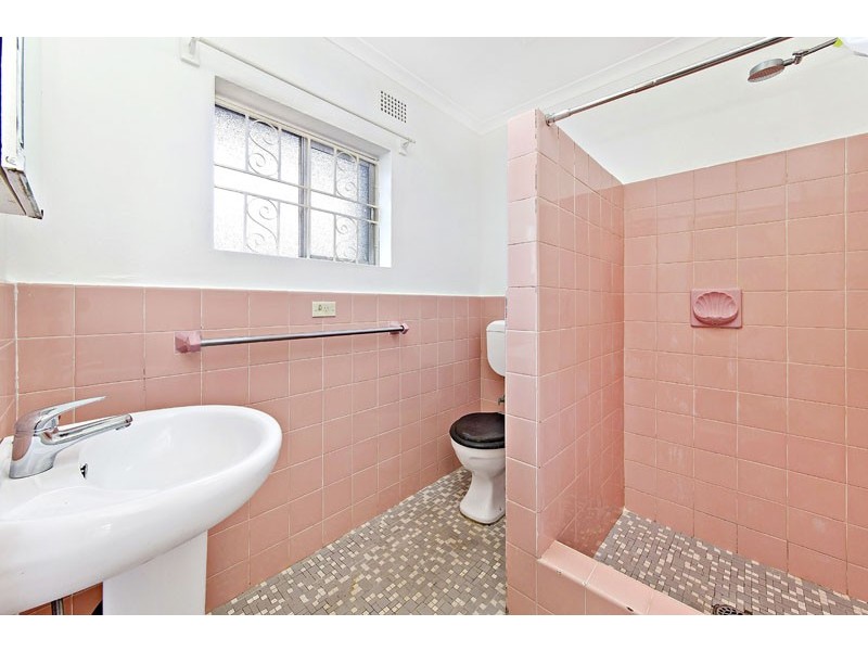 4/210 Burwood Road, Croydon Park NSW 2133