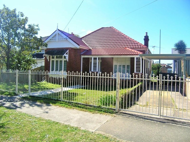 4 Shakespeare St, Campsie NSW 2194
