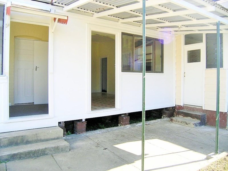 4 Shakespeare St, Campsie NSW 2194