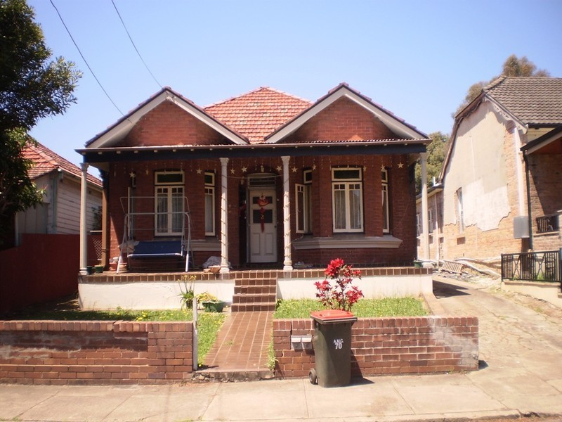 2/70 Arthur Street, Ashfield NSW 2131