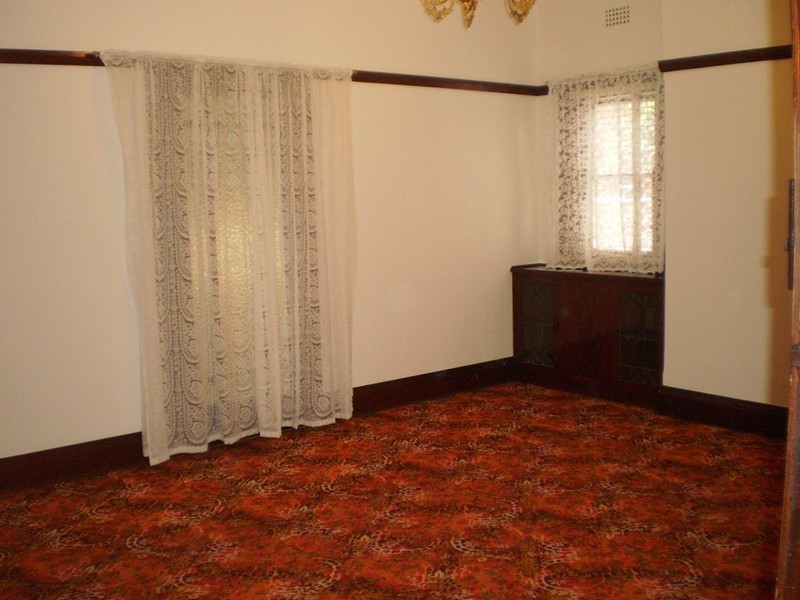 1 Manning Avenue, Strathfield South NSW 2136