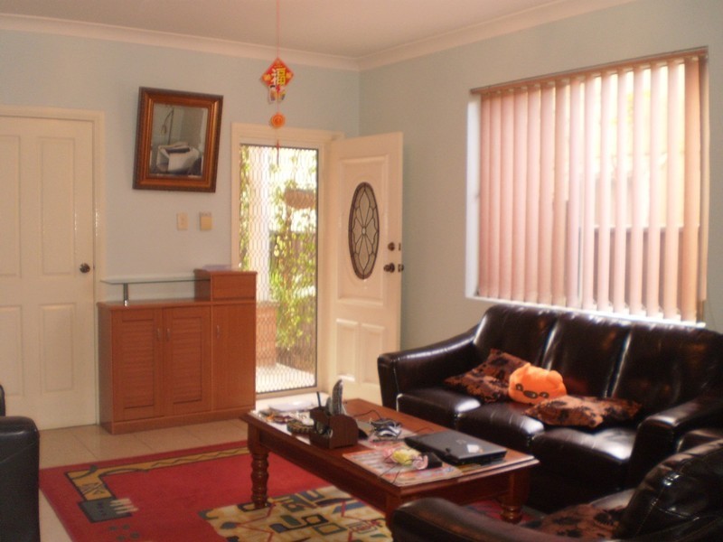 13 Gordon Street, Campsie NSW 2194
