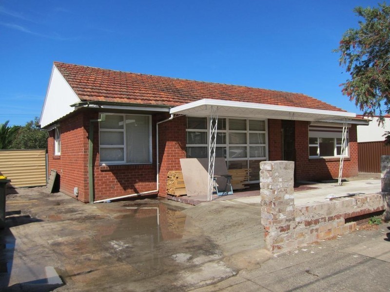 8 Cowper Street, Campsie NSW 2194