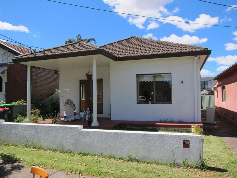 4.. Windsor Avenue, Croydon Park NSW 2133