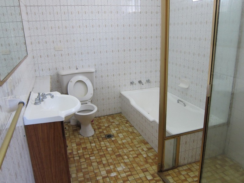 4.. Windsor Avenue, Croydon Park NSW 2133