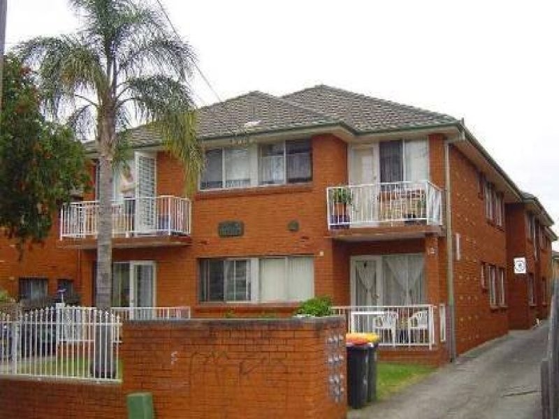 12  Yangoora Road, Belmore NSW 2192