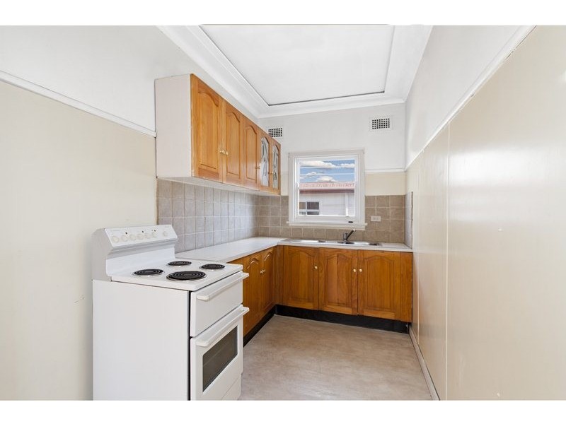 6 Russell Street, Greenacre NSW 2190