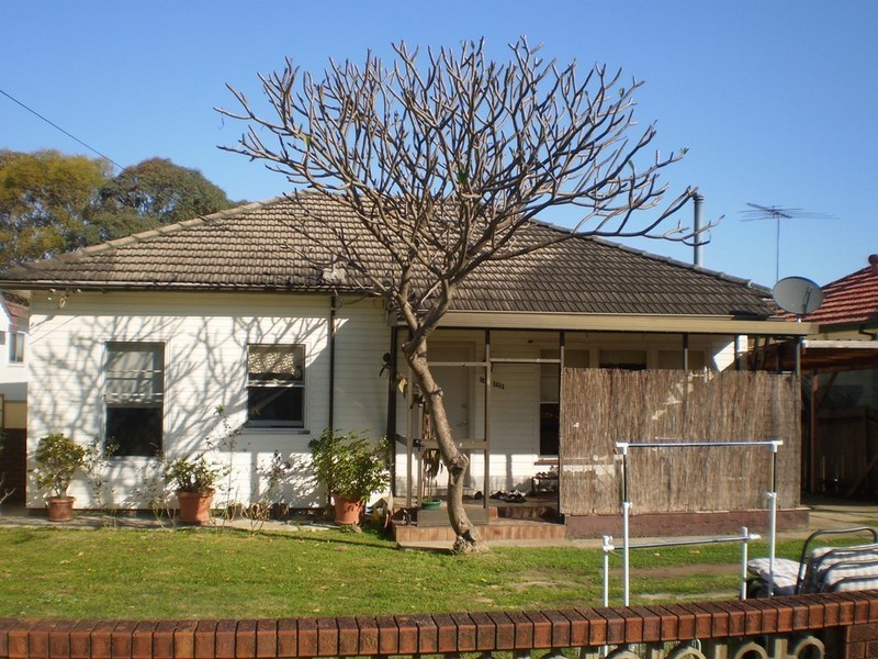11 Haig Avenue, Georges Hall NSW 2198