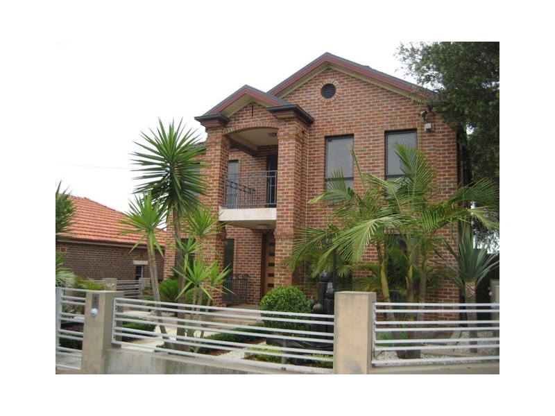 8 Robert Street, Belmore NSW 2192