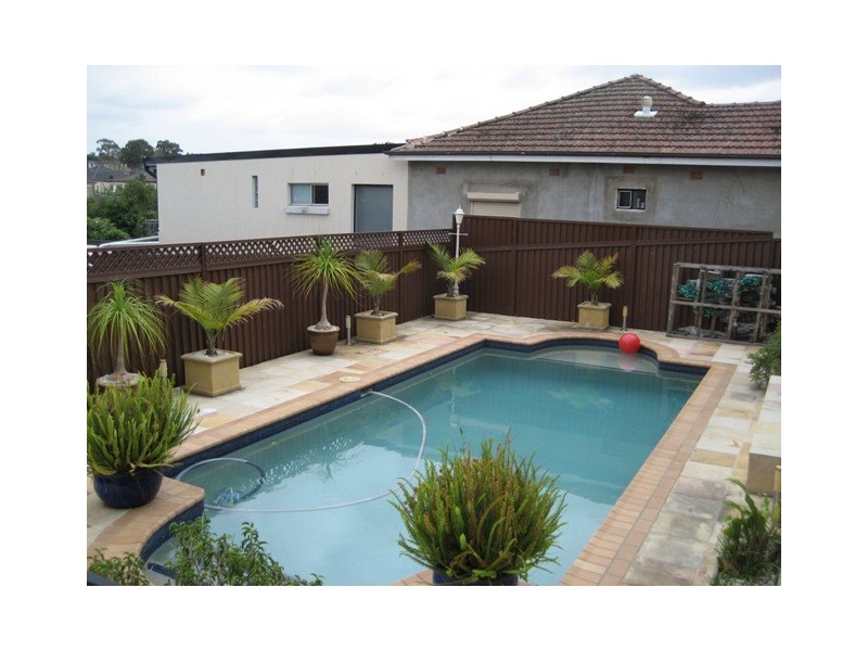 8 Robert Street, Belmore NSW 2192