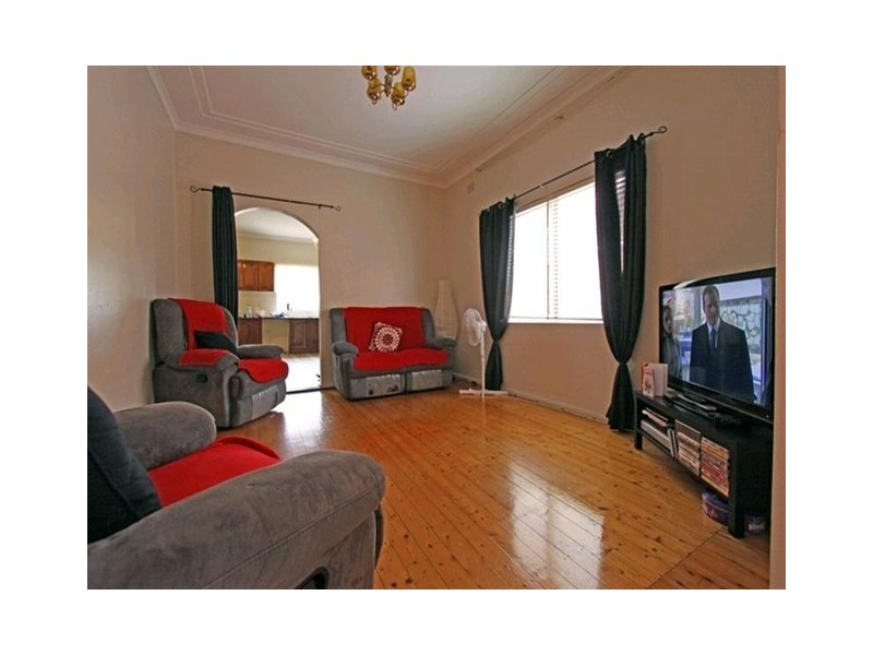 4 Windsor Street, Croydon Park NSW 2133