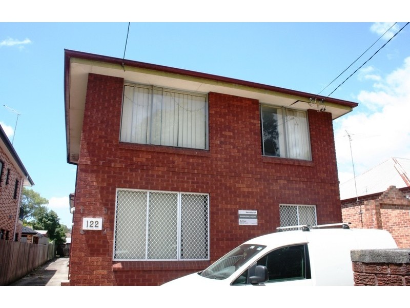 2./122 Ninth Avenue, Campsie NSW 2194