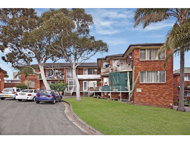 4/3. St Judes Crescent, Belmore NSW 2192