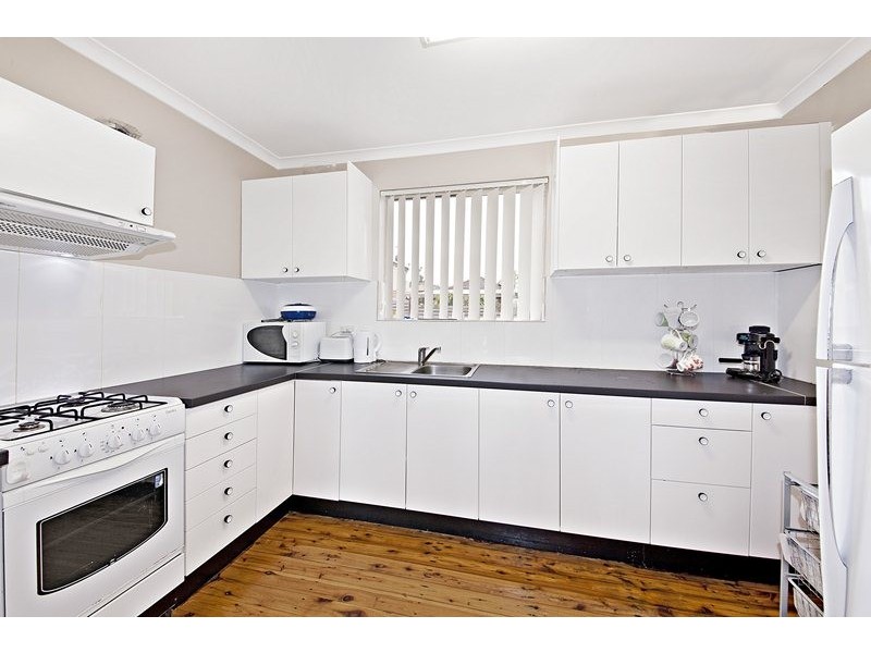 2/3  St Judes Crescent, Belmore NSW 2192