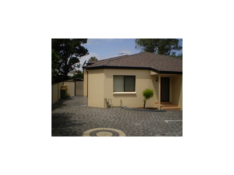 4/237 Edgar Street, Kingsgrove NSW 2208