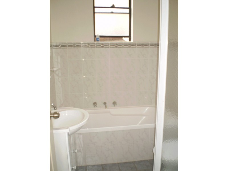 4/237 Edgar Street, Kingsgrove NSW 2208