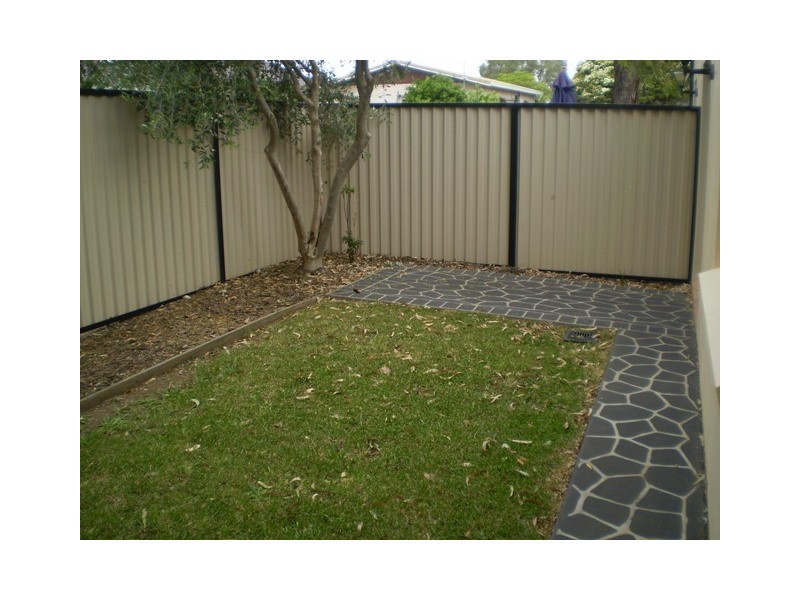 4/237 Edgar Street, Kingsgrove NSW 2208