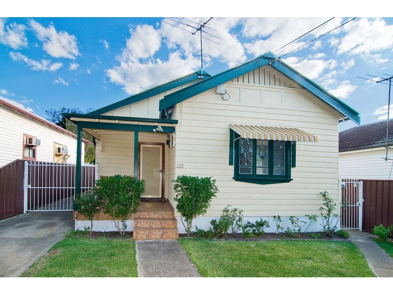 123 Dennis Street, Lakemba NSW 2195