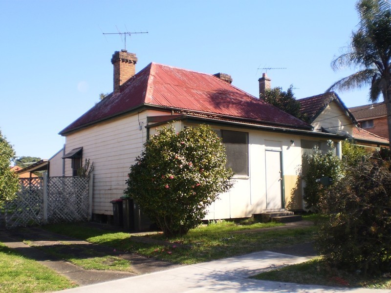 9 Dunmore Street, Croydon Park NSW 2133