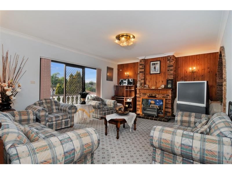 19 Islington Crescent, Greenacre NSW 2190