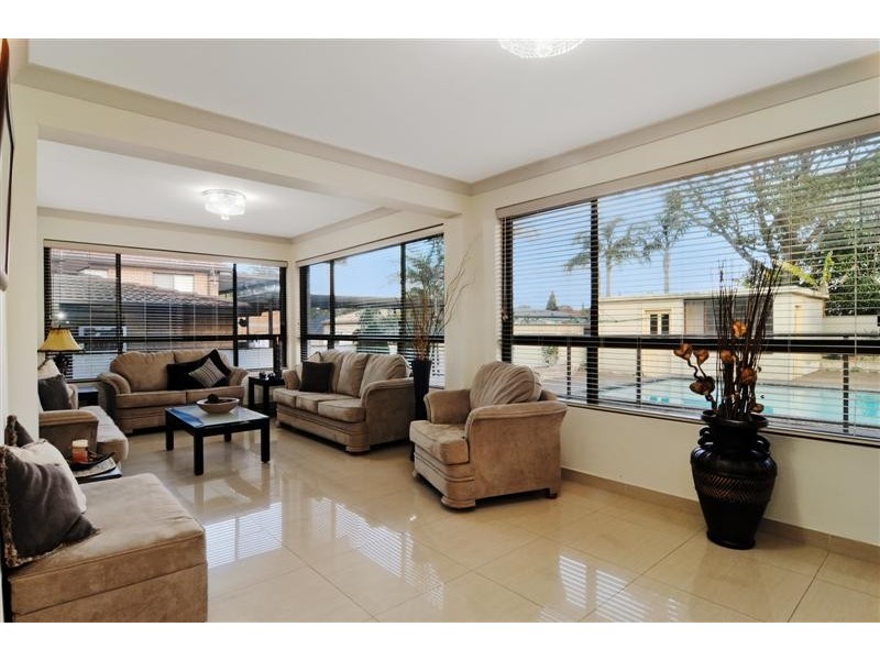 19 Islington Crescent, Greenacre NSW 2190