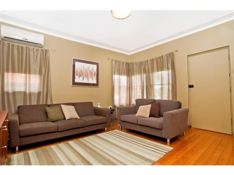 21 Jay Avenue, Belfield NSW 2191