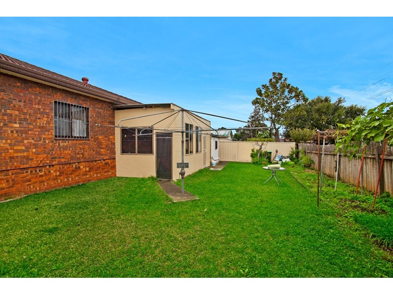 9A Gowrie Avenue, Punchbowl NSW 2196