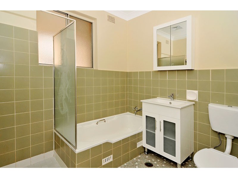 8/23 Dryden Street, Campsie NSW 2194