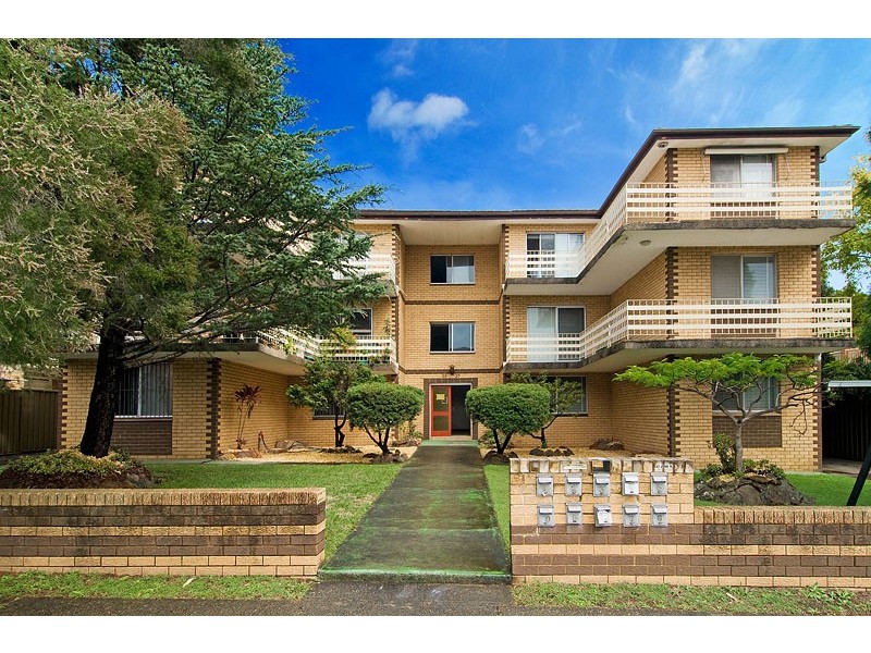 8/23 Dryden Street, Campsie NSW 2194