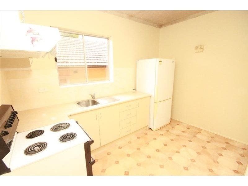 2/21 Chapel Street, Roselands NSW 2196