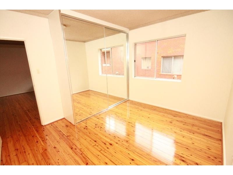 2/21 Chapel Street, Roselands NSW 2196