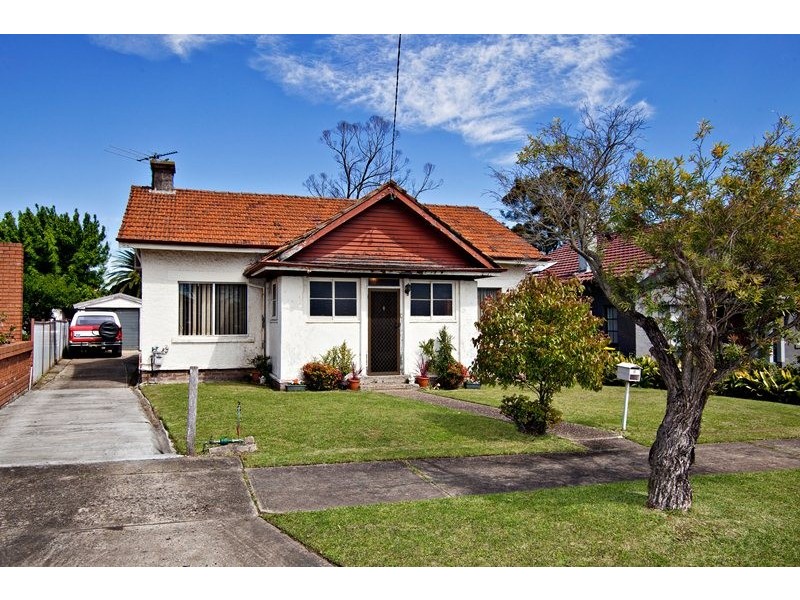 8 Boronia Street, Belfield NSW 2191