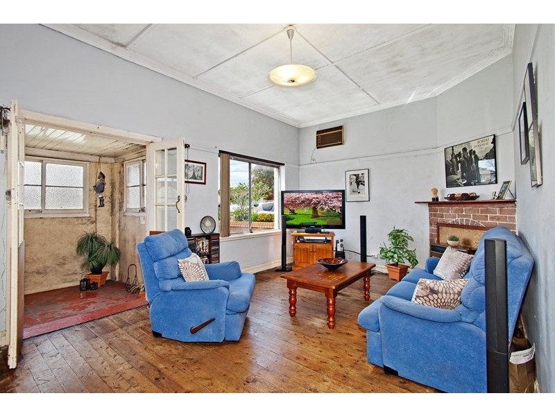 8 Boronia Street, Belfield NSW 2191