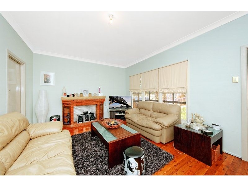 11 Haig Avenue, Georges Hall NSW 2198
