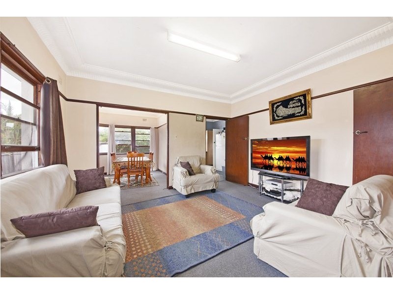 34 Hoskins Avenue, Bankstown NSW 2200