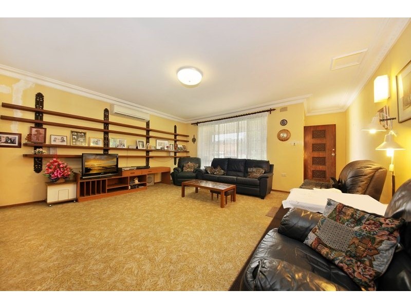4/7 Loch Street, Campsie NSW 2194