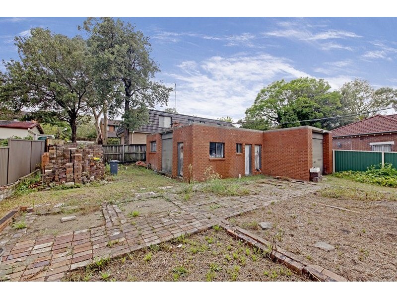 4 Cobbitty Ave, Croydon Park NSW 2133