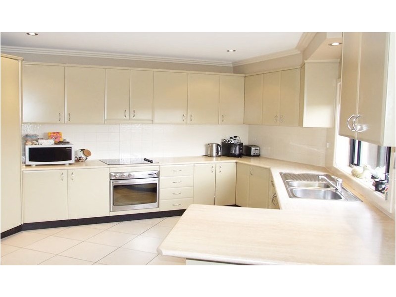 11 Fairland Avenue, Greenacre NSW 2190