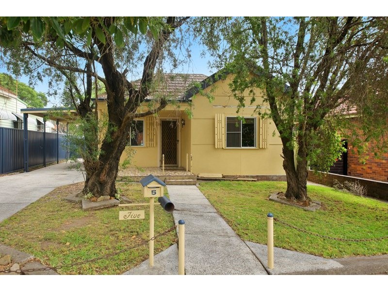 5 Blackwood Street, Belfield NSW 2191