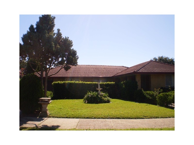 17 Orana Place, Greenacre NSW 2190