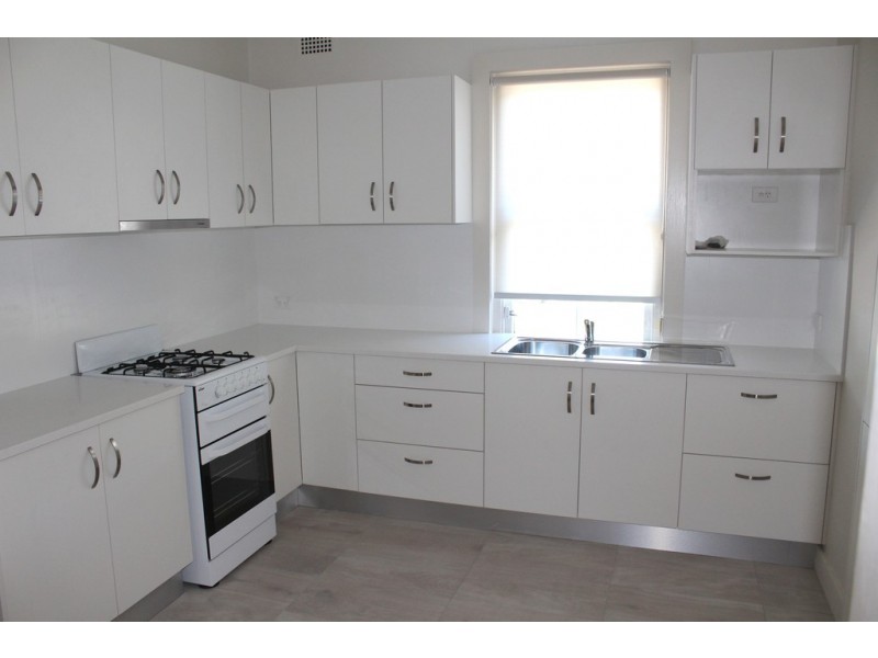 37 HILLCREST AVENUE, Hurstville NSW 2220