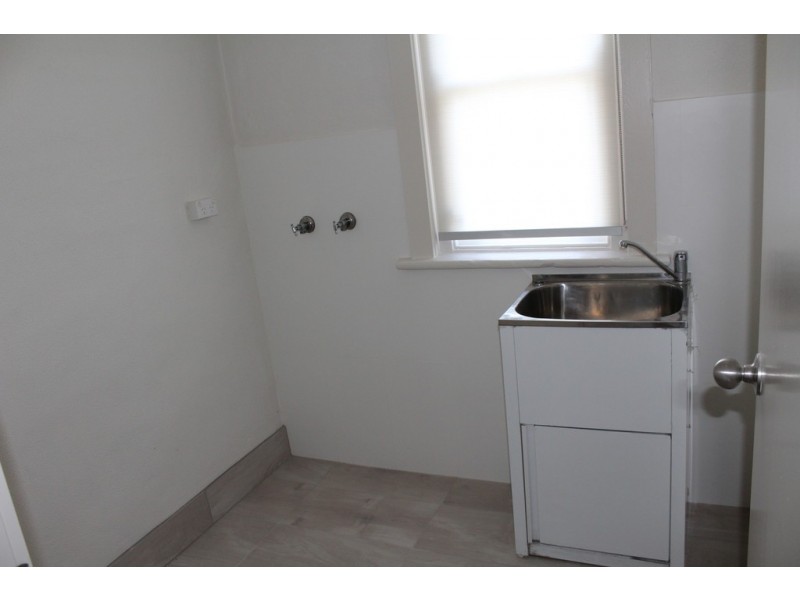 37 HILLCREST AVENUE, Hurstville NSW 2220