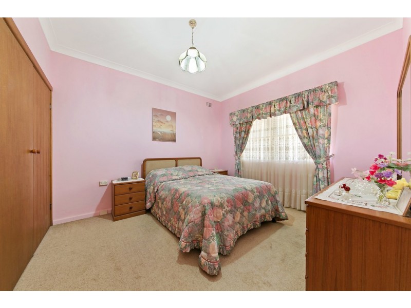 20 Rodgers Ave, Kingsgrove NSW 2208