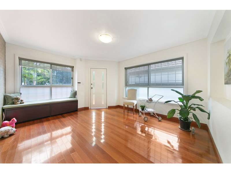 14 Girraween St, Kingsgrove NSW 2208