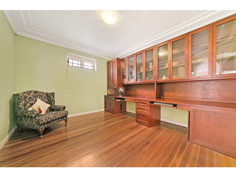 14 Girraween St, Kingsgrove NSW 2208