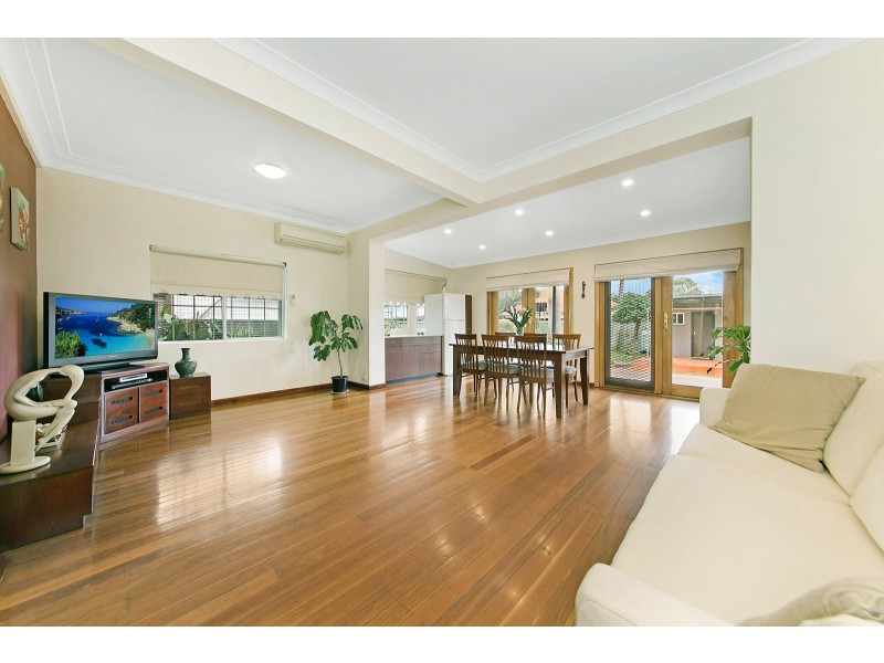 14 Girraween St, Kingsgrove NSW 2208