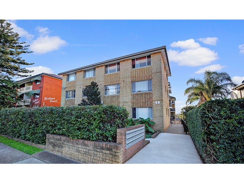 2/5 St Albans Road, Kingsgrove NSW 2208